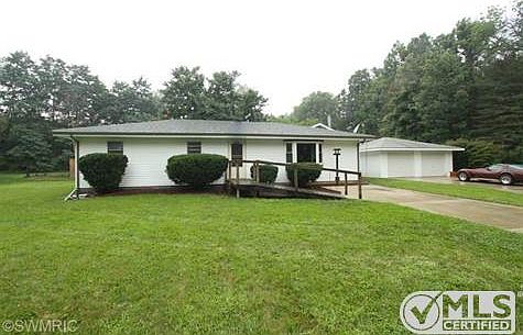 1st image of 23493 Hutchinson Rd