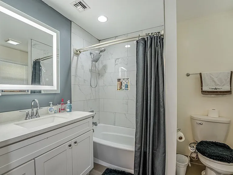 301 N Thomson Ave — Photo 30