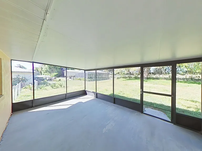 5432 NE 11th Ave — Photo 9