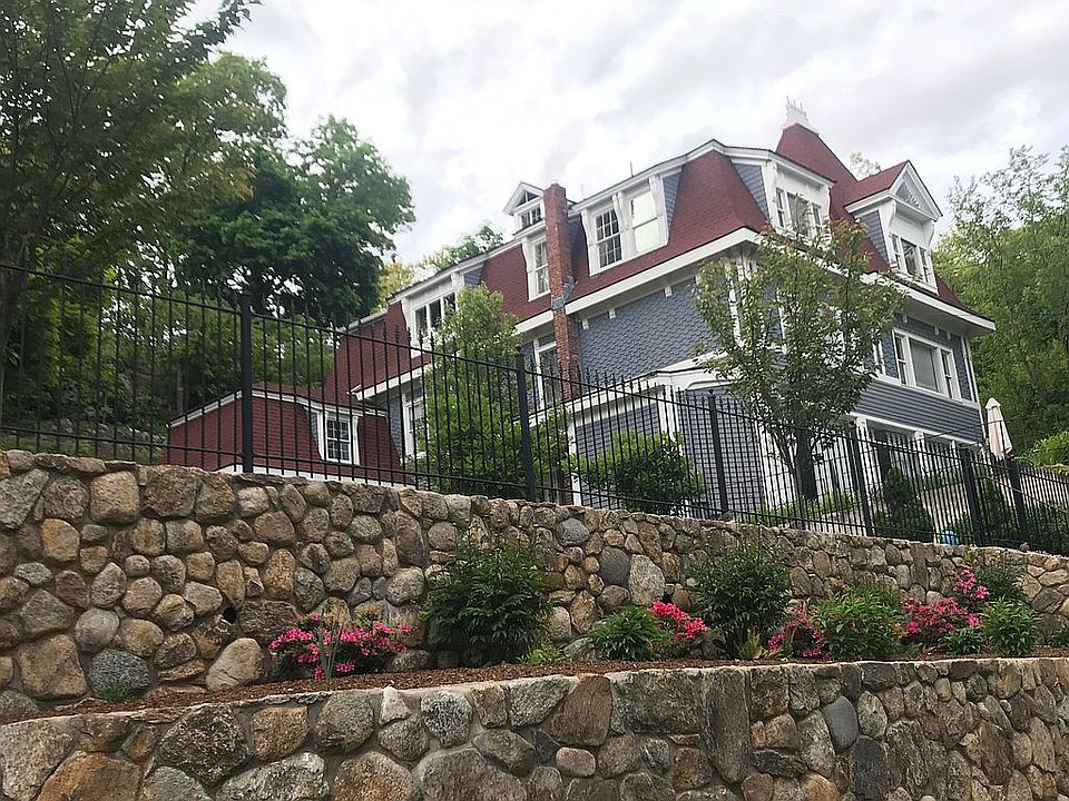 2nd image of 239 Pleasant St