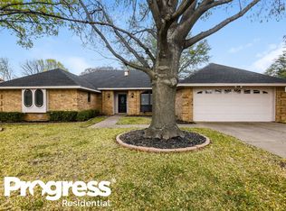 5700 Acapulco Dr, North Richland Hills, TX 76180