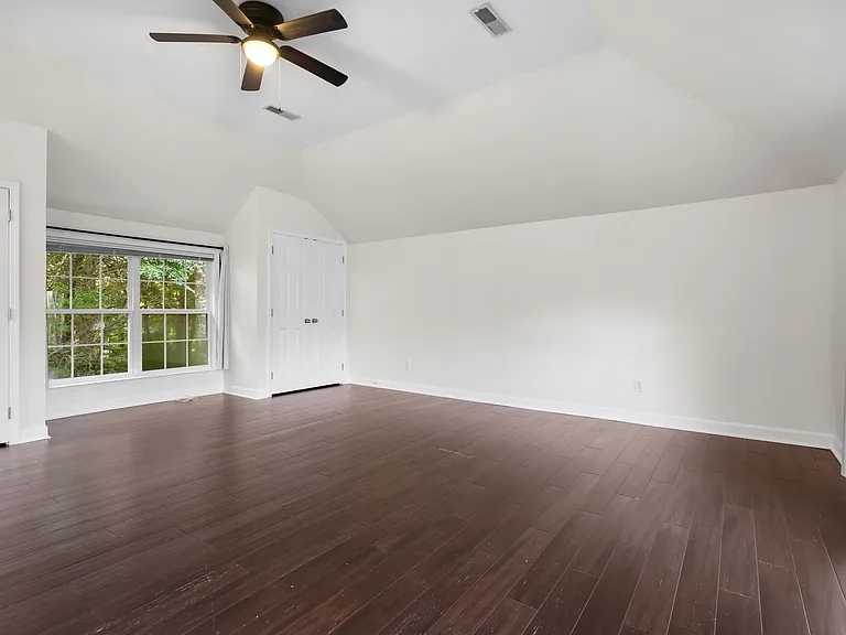 1004 Austin Ct — Photo 18