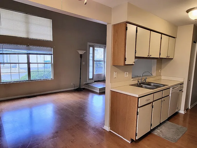 216 Ivy Ct — Photo 5