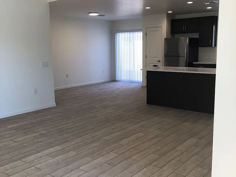 2430 S Clovis Pl — Photo 3