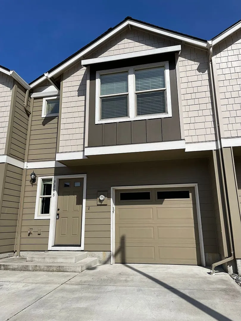 Covington Manor 9700-9816 — Photo 1