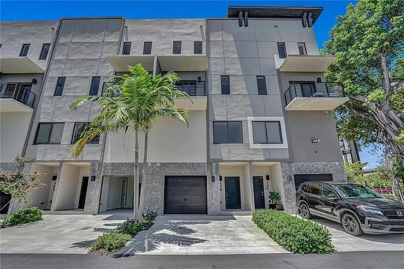 1st image of 113 SE 1st Cir #113