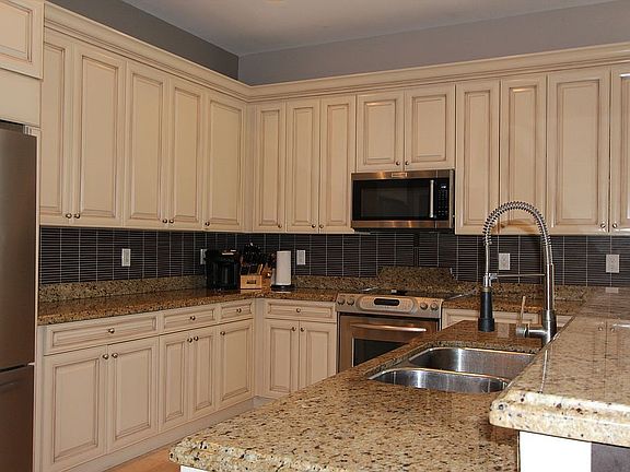5th image of 609 SW 16th Ct