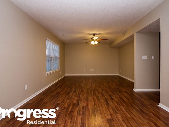 4th image of 17365 Pine Wood Ln