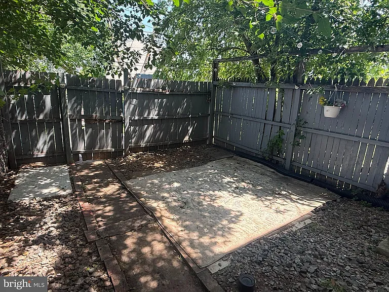 2053 Larkhall Rd — Photo 13