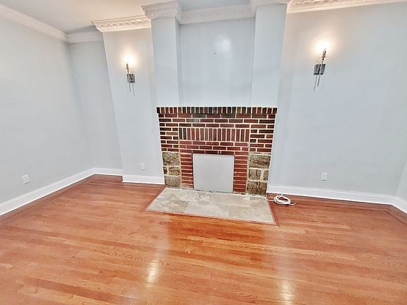 4th image of 33-22 58th St #2EE