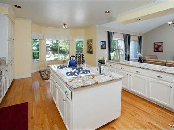 5th image of 304 Jessie Ct