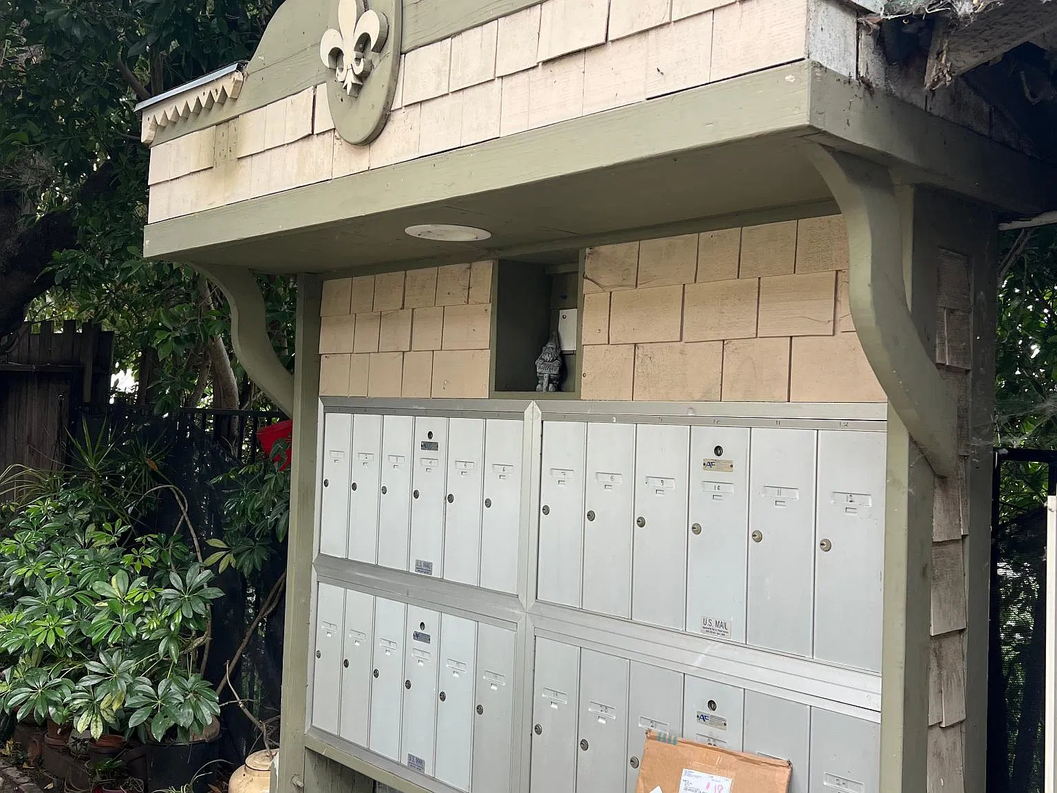 7219 Hampton Ave — Photo 4