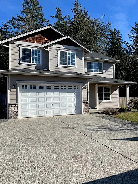 4 bed, 2.5 bath, 2303 sqft, $3,250 — Photo 1