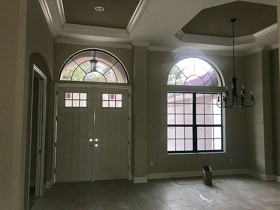 3rd image of 2051 W Huntington Dr