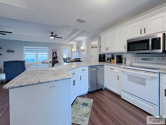 5th image of 1620 Lakeside Dr