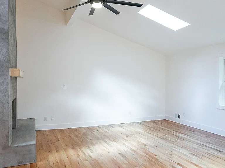 1 Woodbridge Way — Photo 4