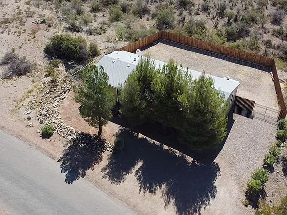 5th image of 1301 N Saddleback Cir