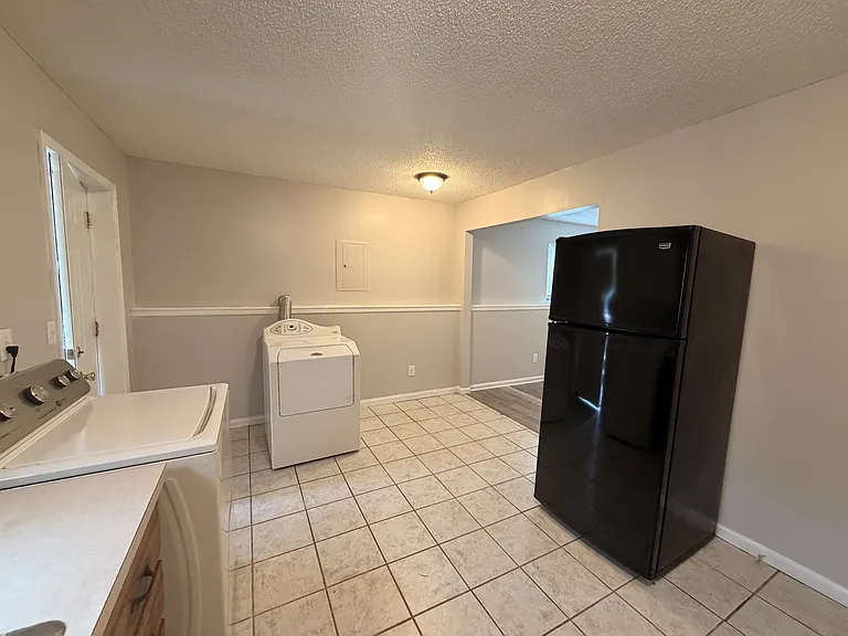 505 Sycamore St — Photo 5