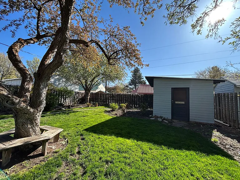 302 S Anderson St — Photo 18