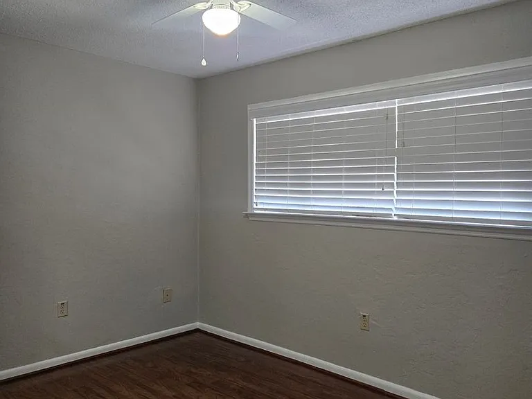 4503 NW 41st Pl — Photo 28