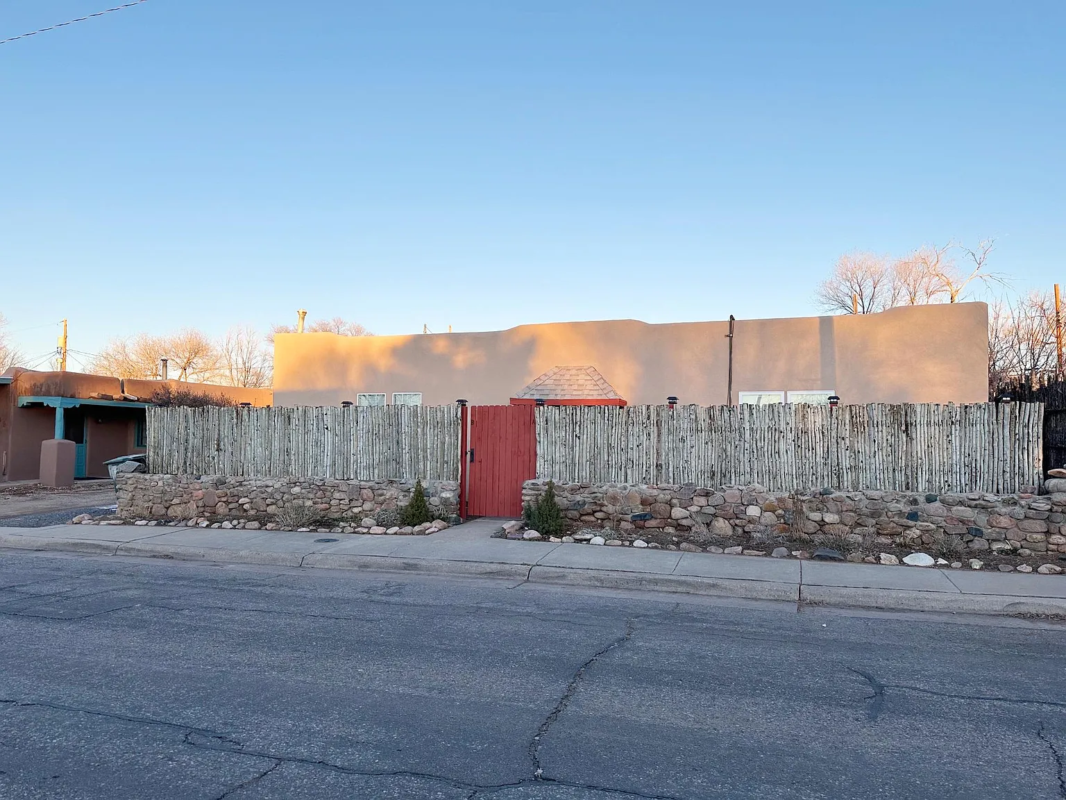 544 Franklin Ave — Photo 1