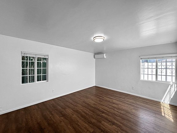 5th image of 4368-72 35th St #4368