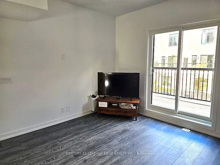 10 Spruce Pines Cres #2 — Photo 14