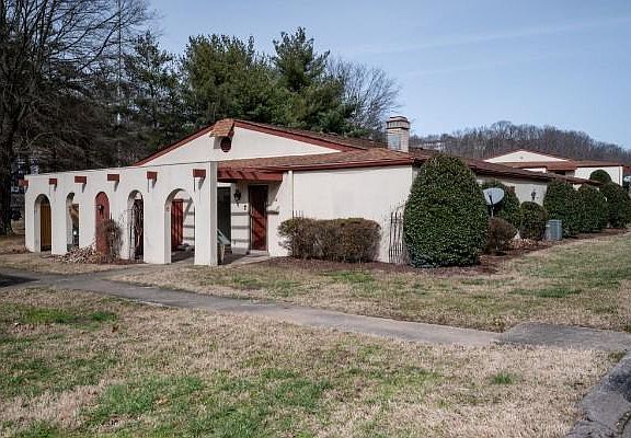 2nd image of 210 Old Hickory Blvd APT 18