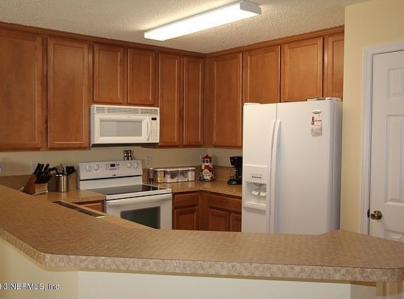 4th image of 1008 Black Cherry Dr N