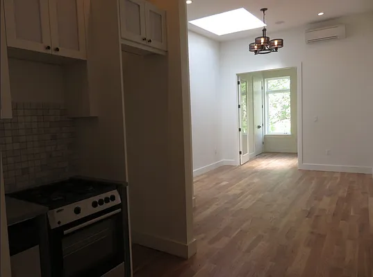 Rented by TheRealEstateCompany.com LLC | media 25