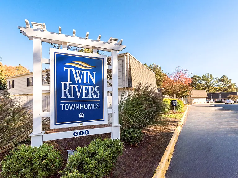 Twin Rivers Townhomes — Photo 23