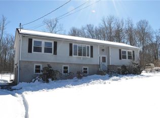 8 Dring Ln, Putnam Valley, NY 10579