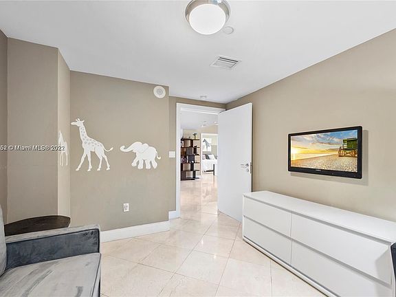 5th image of 520 West Ave APT 1603
