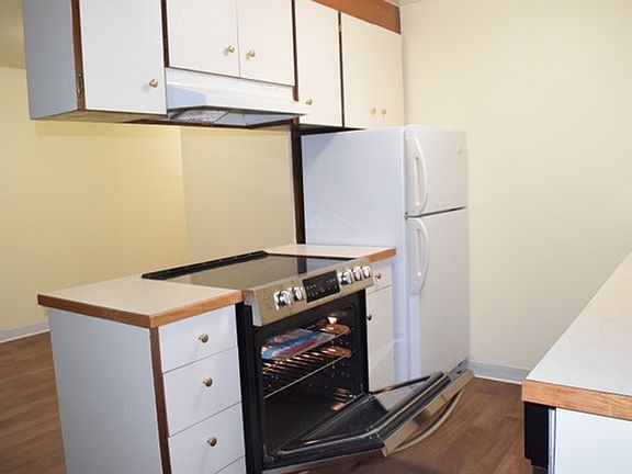 5th image of 711 2nd Ave N APT 202