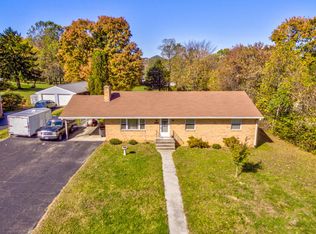 5713 Pine Acres Ln, Roanoke, VA 24018