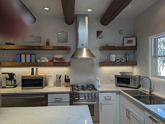 2nd image of 130 W Buena Vista St #B