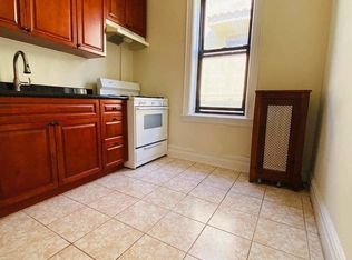 32-32 33rd St #2A, Astoria, NY 11106