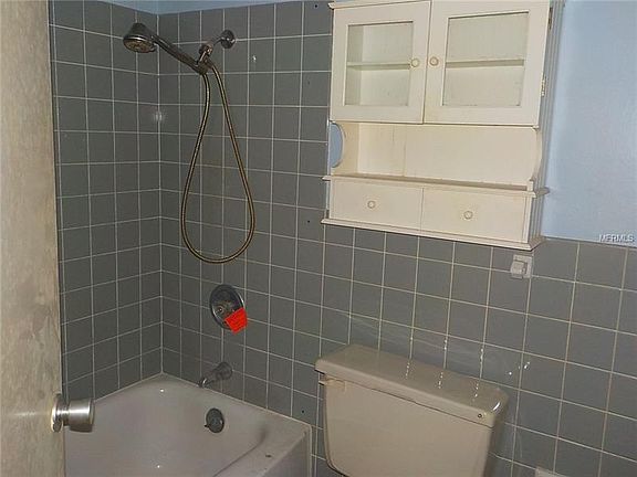 5th image of 700 Melrose Ave APT M2