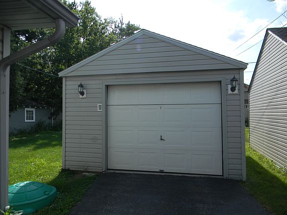 2nd image of 233 Homer St