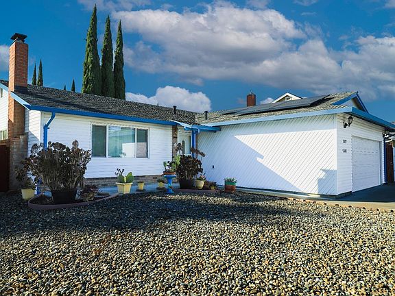 3rd image of 2277 Currier Place