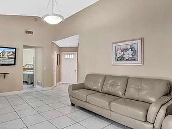 5th image of 605 NW 108th Ter