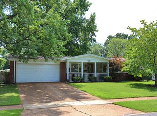 2410 Stirrup Ln, Florissant, MO 63033