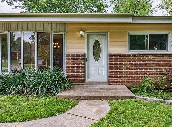 4th image of 9411 Indian Meadows Dr
