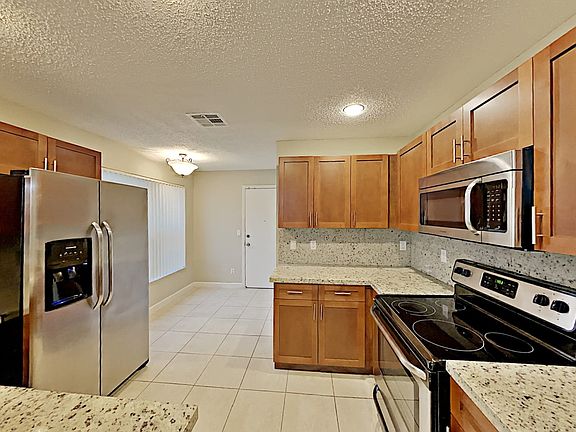 5th image of 2670 Millwood Ct
