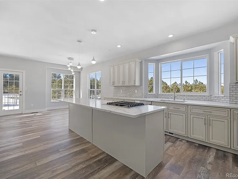 695 E Kings Deer Point — Photo 4