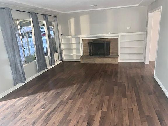 3rd image of 40798 Camellia Dr