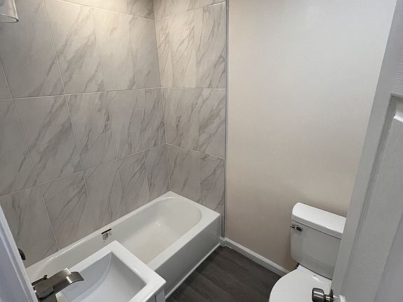4th image of 45 Middle St #43