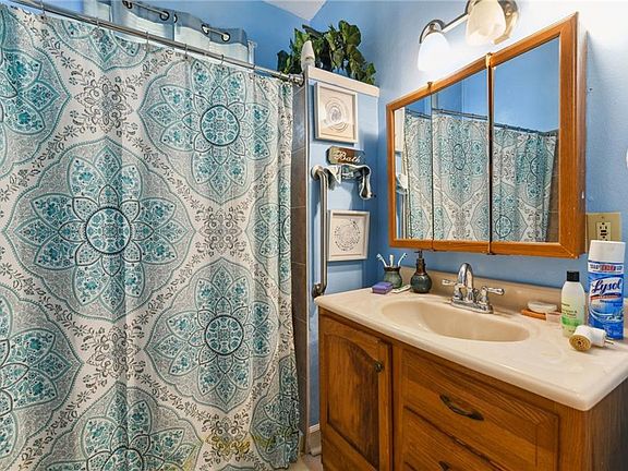 5th image of 3138-40 Toulouse St