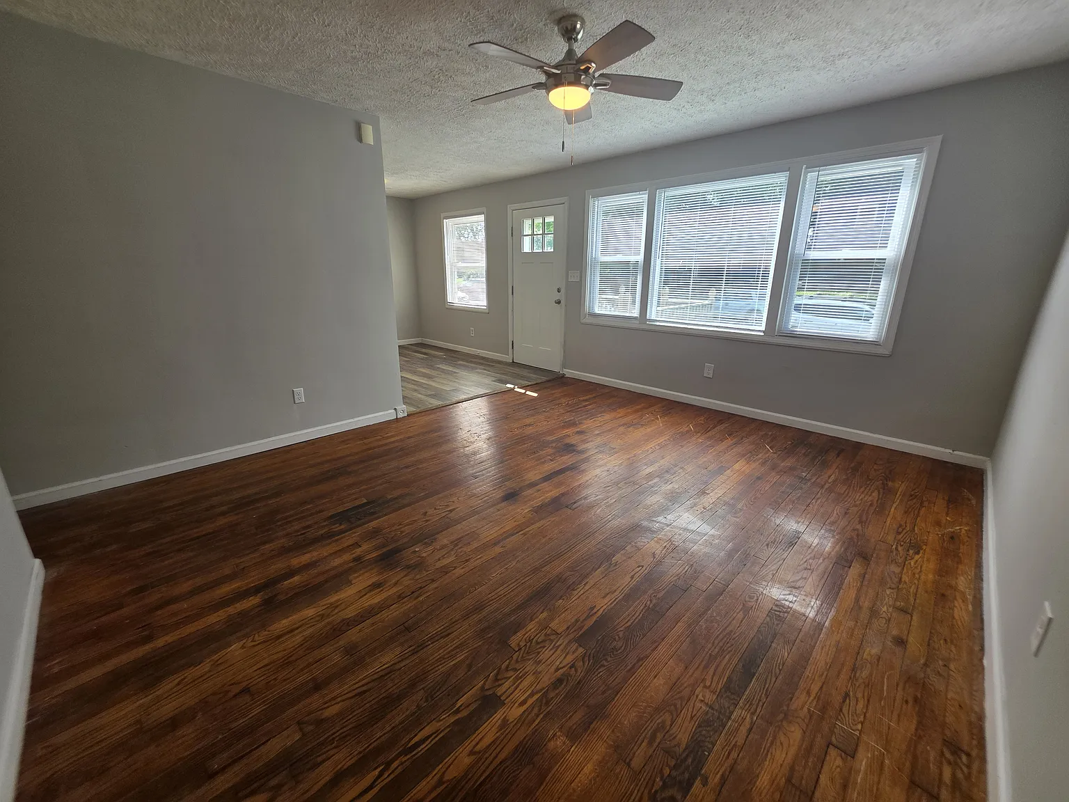3 bed, 1100 sqft, $1,495 — Photo 4