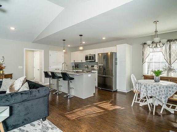 3rd image of 5127 Orchard Dr